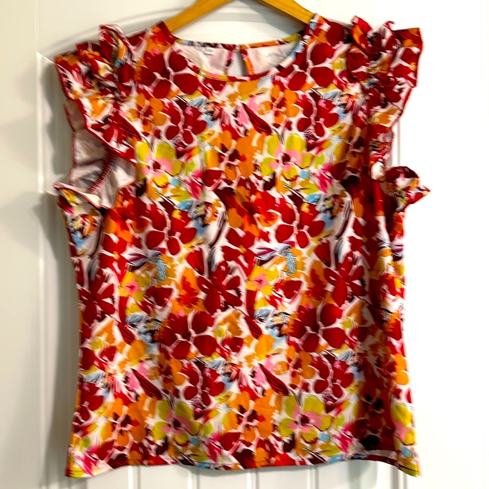 Boutique top with ruffle sleeves - L